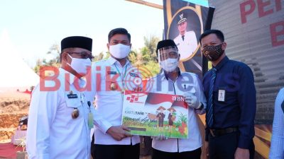 Pemkab Gowa Bagikan Ribuan Kartu Tani di Kecamatan Manuju dan Bontomarannu